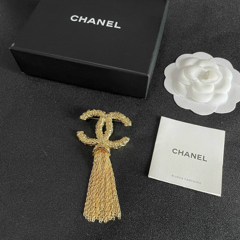 Chanel Brooch 04yxs36